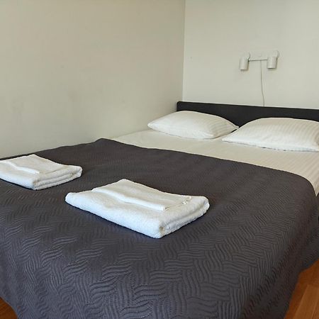 Lovely Northern Apartment, Parking オウル エクステリア 写真