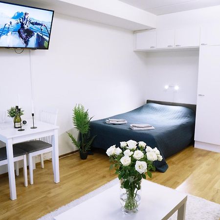 Lovely Northern Apartment, Parking オウル エクステリア 写真