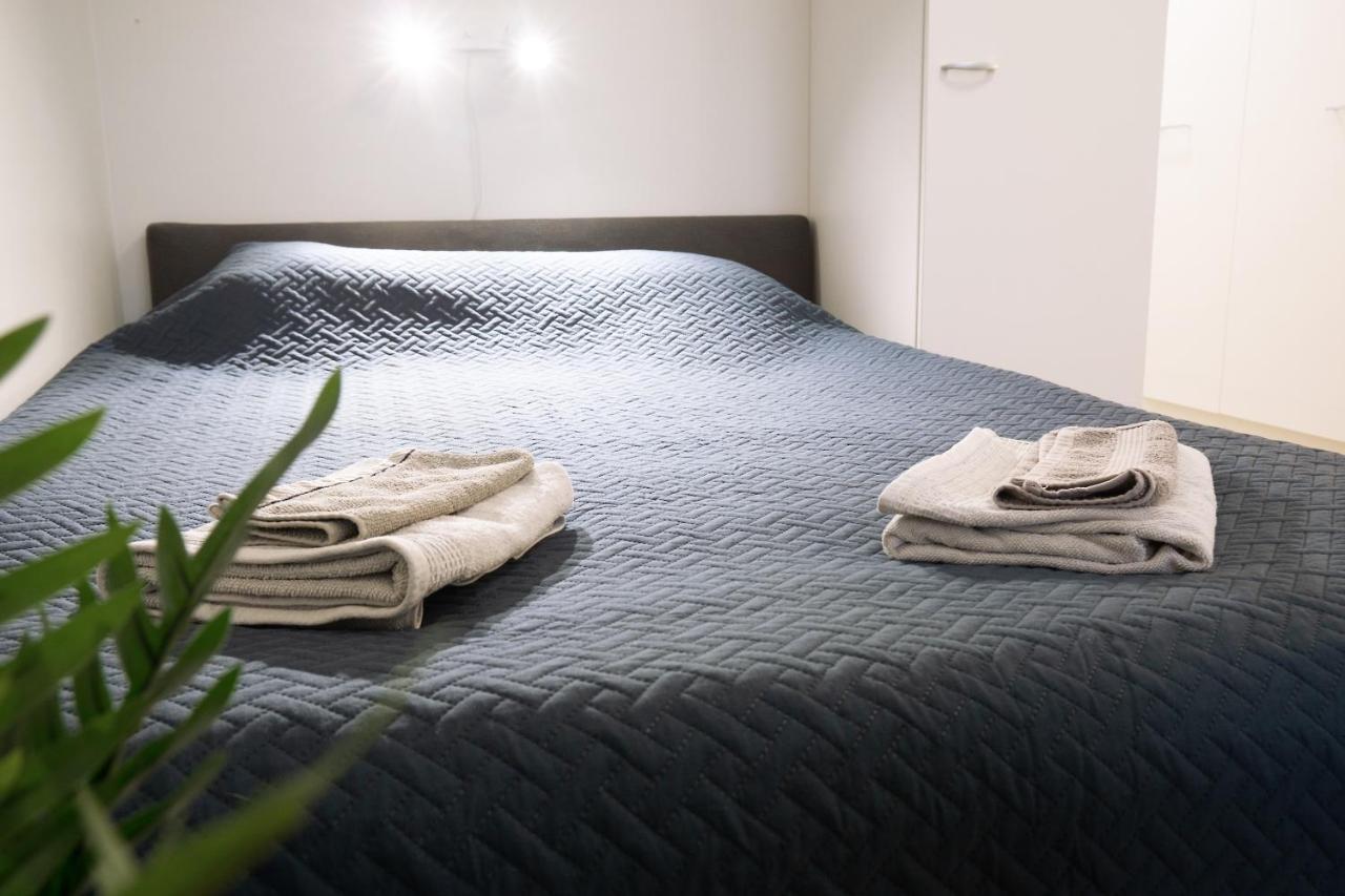 Lovely Northern Apartment, Parking オウル エクステリア 写真