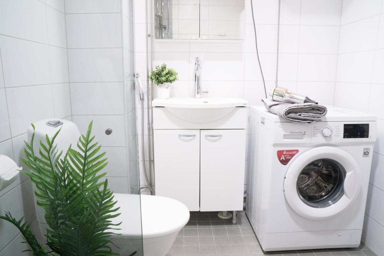 Lovely Northern Apartment, Parking オウル エクステリア 写真