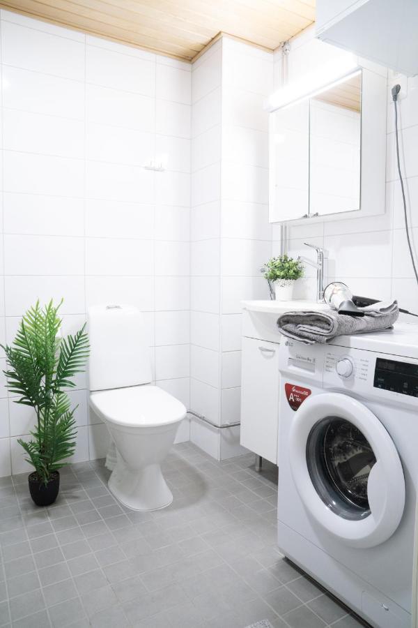 Lovely Northern Apartment, Parking オウル エクステリア 写真