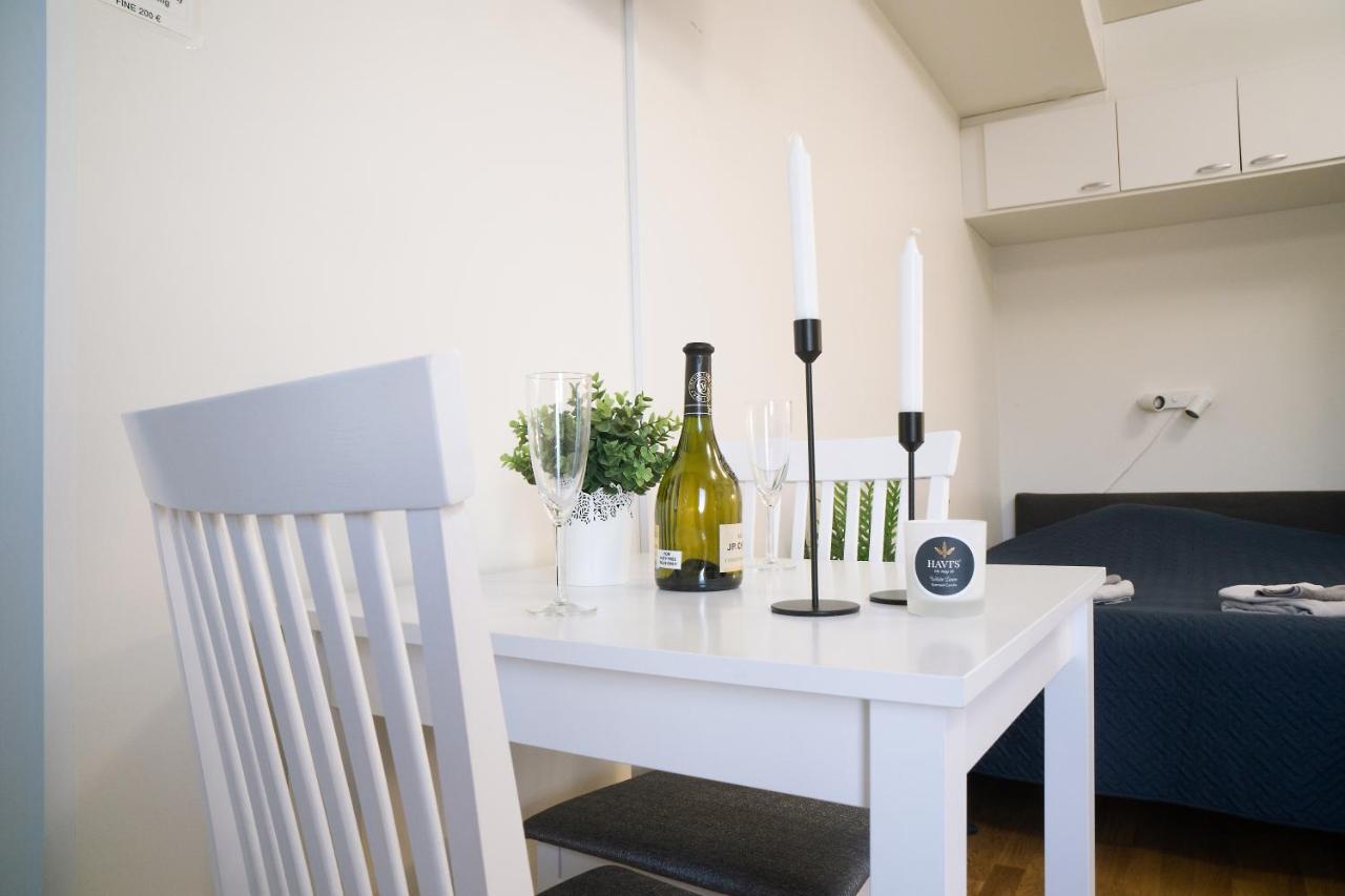 Lovely Northern Apartment, Parking オウル エクステリア 写真