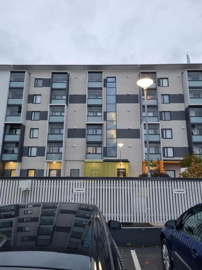Lovely Northern Apartment, Parking オウル エクステリア 写真